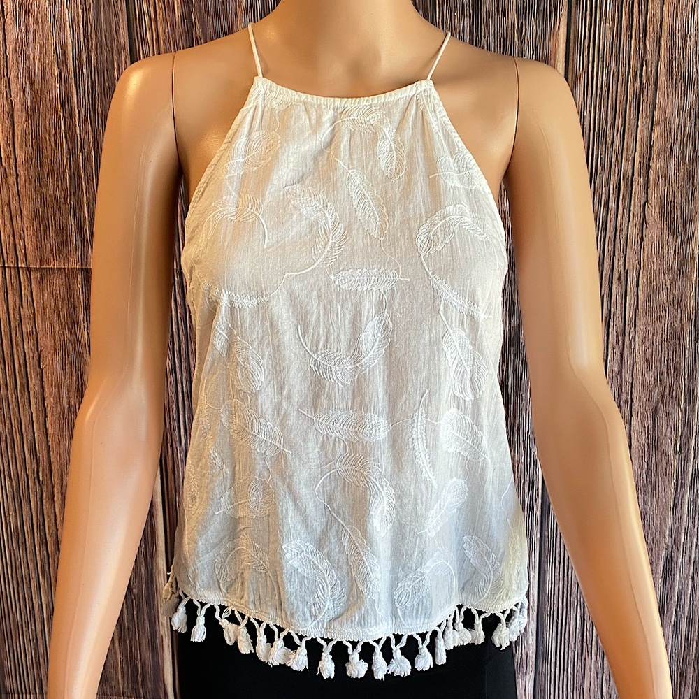 Anthropologie InTu boho sz medium white feather pattern blouse w/ tassel